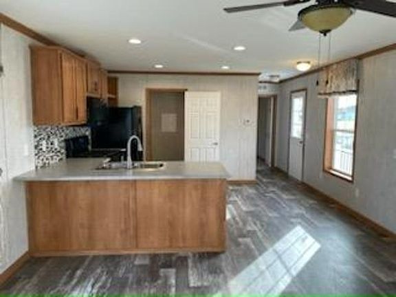 4th image of 1238 Maplewood Dr