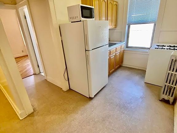 3rd image of 2146 29th St APT D4