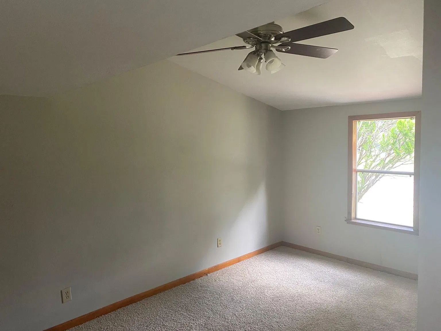 3 bed, 1056 sqft, $1,400 — Photo 3