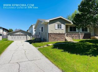 2016 NW 10th St, Ankeny, IA 50023