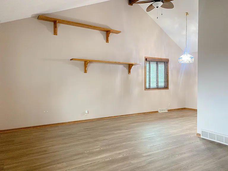2103 Morrie Dr — Photo 4