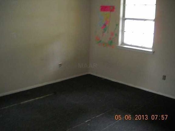 2nd image of 3930 Pikes Peak Ave
