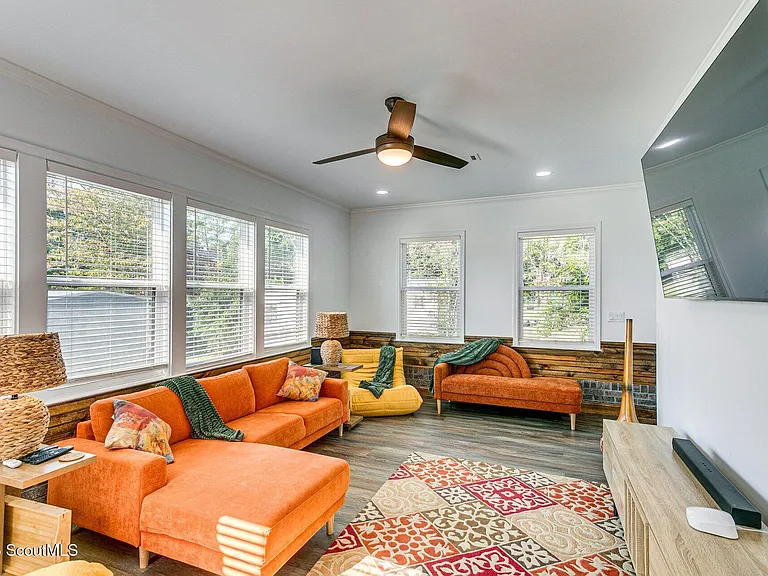 1503 Darling Ave — Photo 4