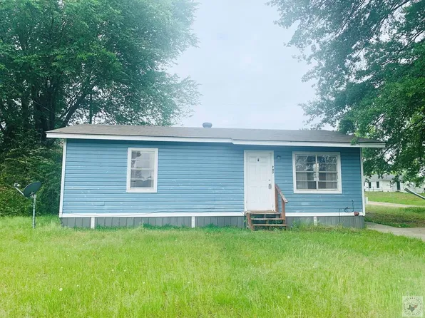 707 4th St, Queen City, TX 75572