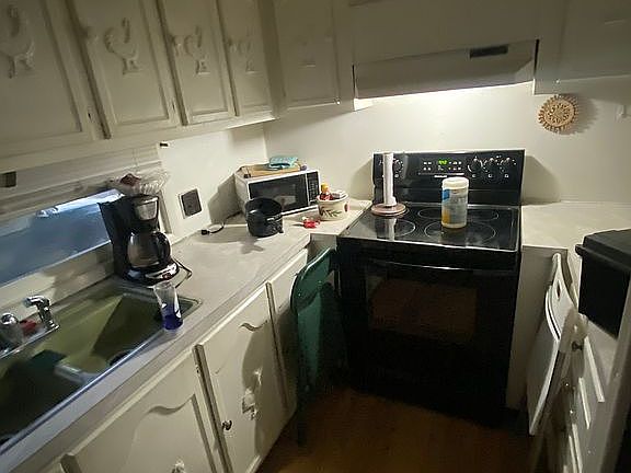 5th image of 1134 Crestwood Dr
