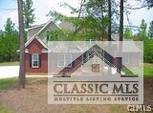 118 Walker Way Ln, Commerce, GA 30530