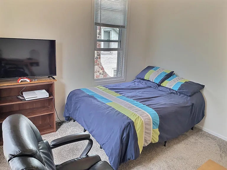535 W Wisconsin St — Photo 14