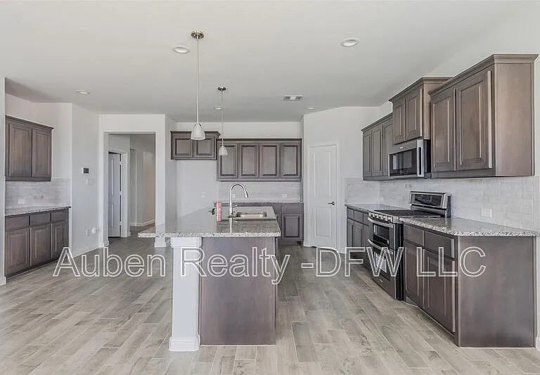 1343 Fox Hollow Rd — Photo 6
