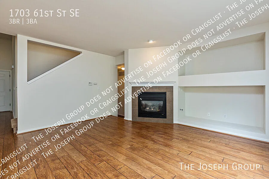 Auburn 3-Bedroom Home with Private Greenbelt Views — Photo 3