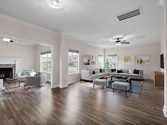 2nd image of 1021 Cherry Blossom Ln