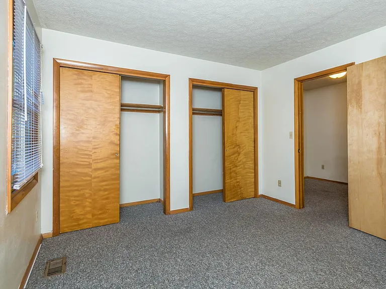 519 E Smith Ave — Photo 6