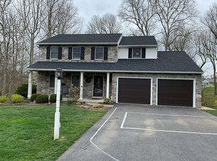 508 Woodcrest Dr, Lancaster, PA 17602