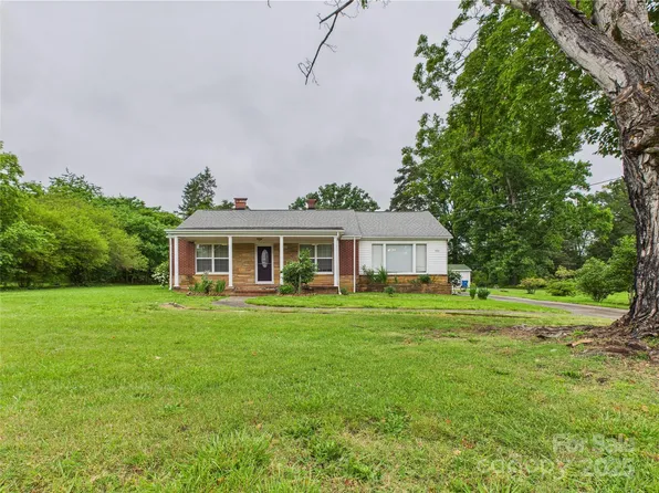 3055 16th St NE, Hickory, NC 28601