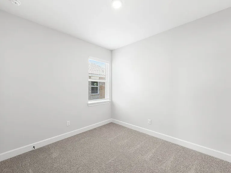 345 Magnolia Blvd — Photo 11
