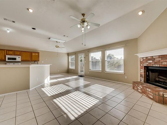 3rd image of 6002 Garden View Dr