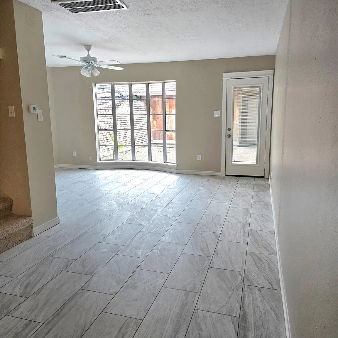 2 bed, 1.5 bath, 1296 sqft, $1,725 — Photo 2