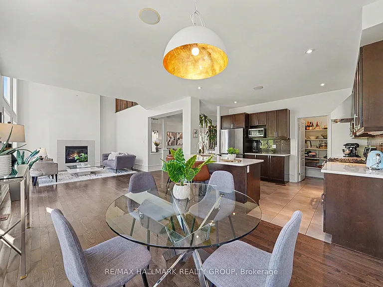 938 Wildcarrot Cres — Photo 14
