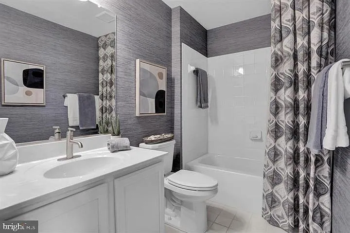 3 bed, 2.5 bath, 1900 sqft, $2,000 — Photo 4