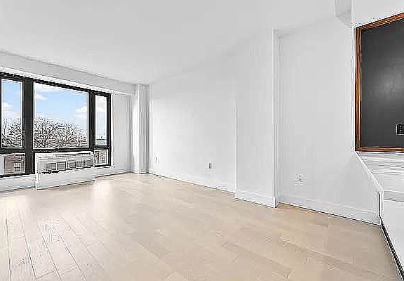 3rd image of 557 4th Ave #813