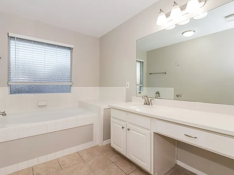 6207 Winter Oak St — Photo 10