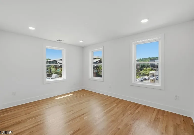 116 Valley St #2 — Photo 14