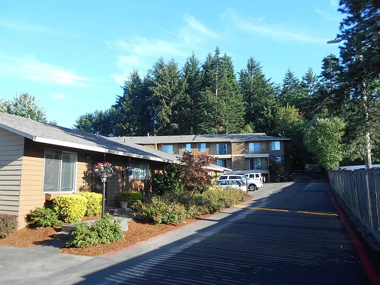 Canterbury Terrace Apartments — Photo 13