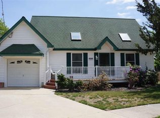 202 Columbus Pl, Somers Point, NJ 08244