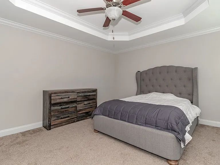2112 Kinsale Ave — Photo 23