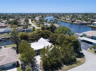 1202 SE 42nd St, Cape Coral, FL 33904