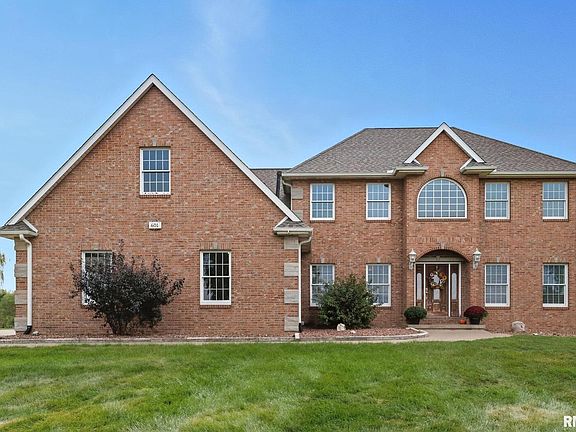 4th image of 601 Green Hills Dr