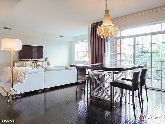 Living Room / Dining Room