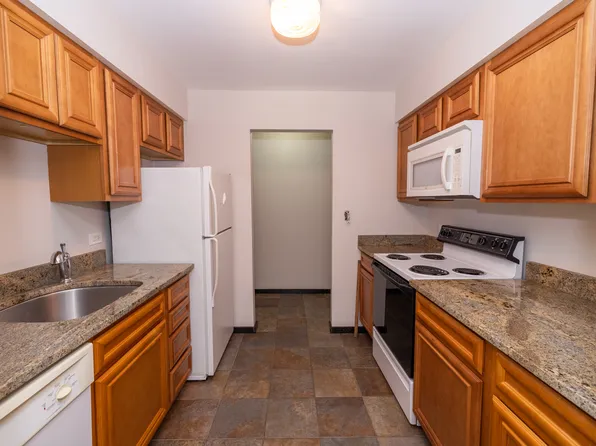 1154 Osterman Ave APT C, Deerfield, IL 60015