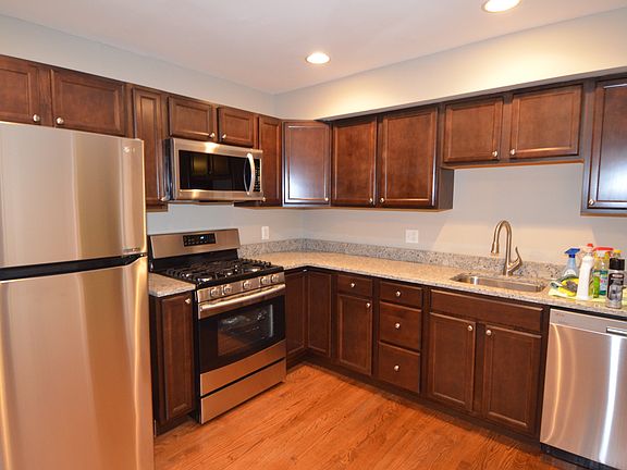 5th image of 14740 Barksdale St