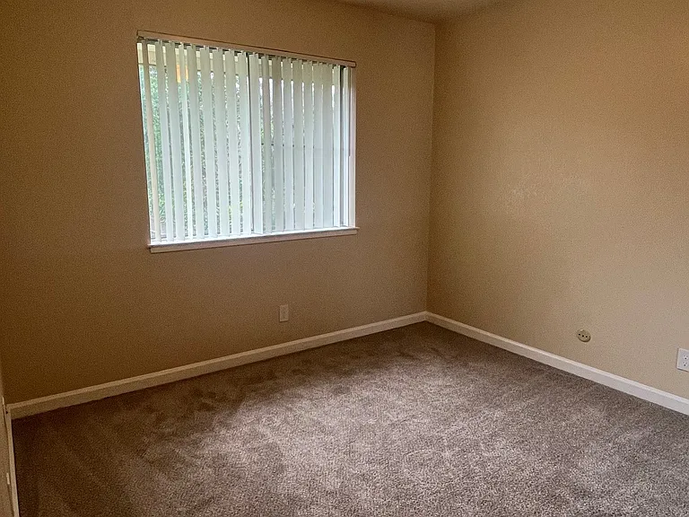 1424 Alamo Dr — Photo 28