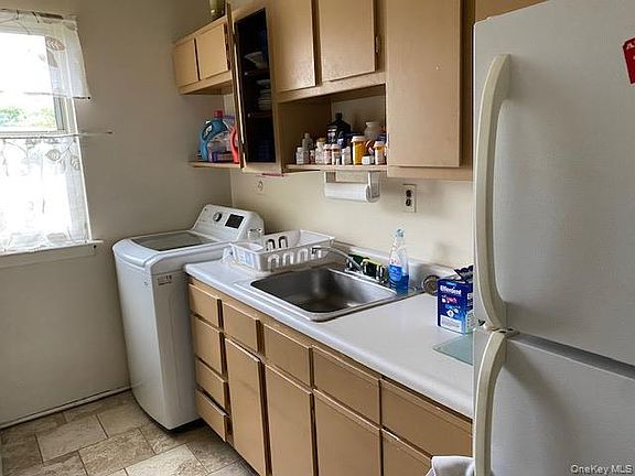 5th image of 254-25 75th Avenue 2nd fl