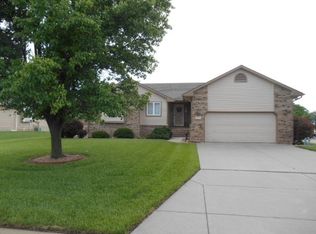 2505 N Lakepoint Ct, Augusta, KS 67010
