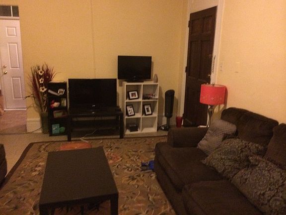 3rd image of 1011 W Grace St APT 3