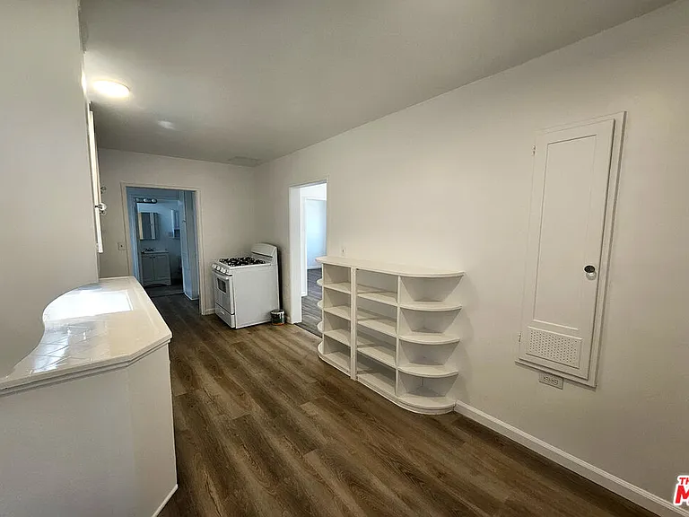 1341 N Keystone St — Photo 10