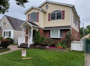 261 Dorchester Rd, Garden City, NY 11530