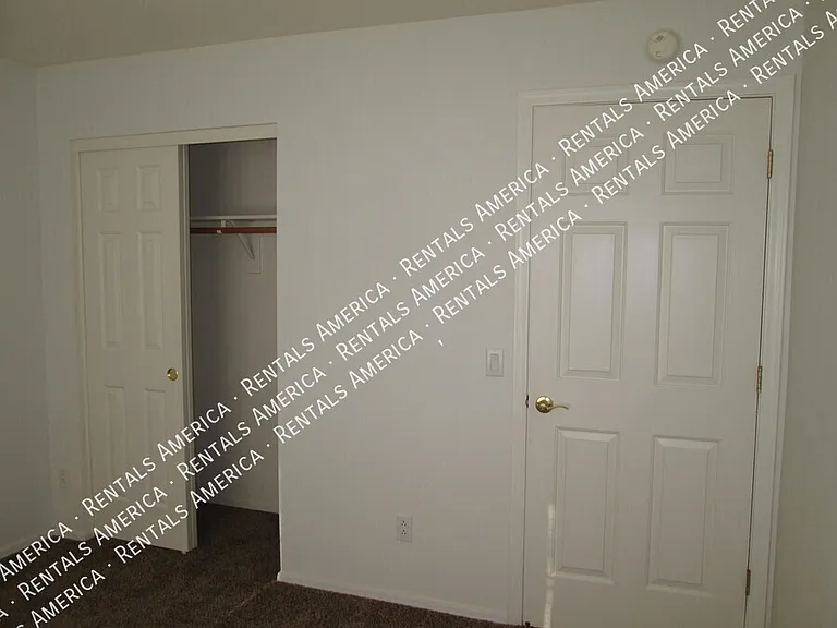 144 S Mulberry St — Photo 22