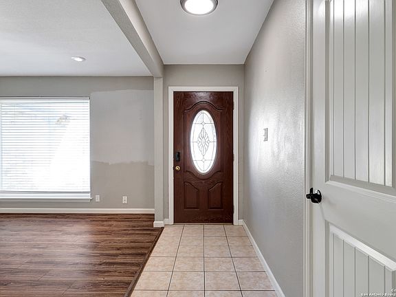 4th image of 5910 CARY GRANT DR