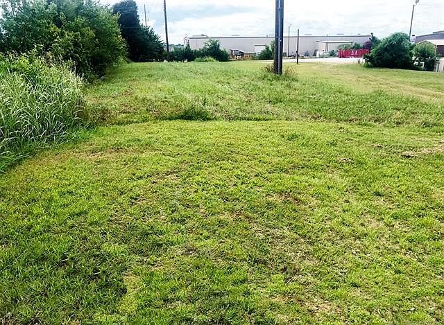 1st image of 1101 N Lonnie Abbott Blvd