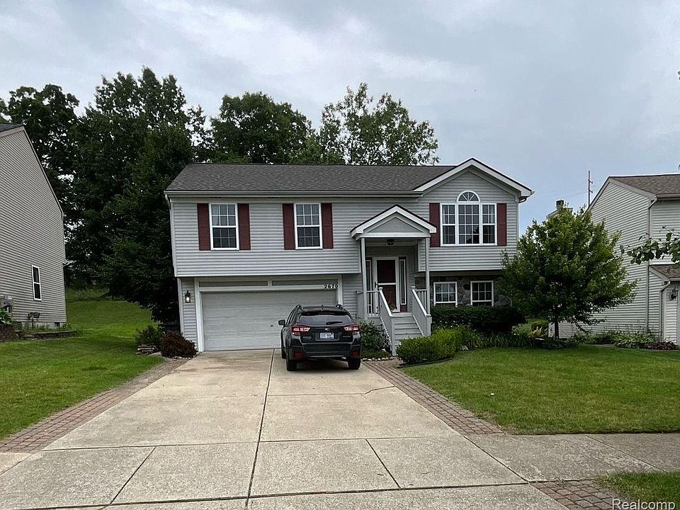 1st image of 2670 Driftwood Dr