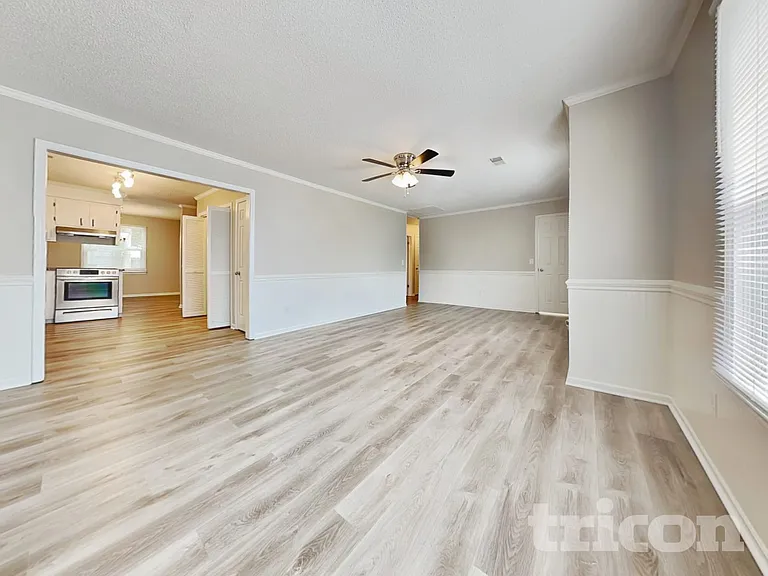 504 Lord Howe Rd — Photo 3