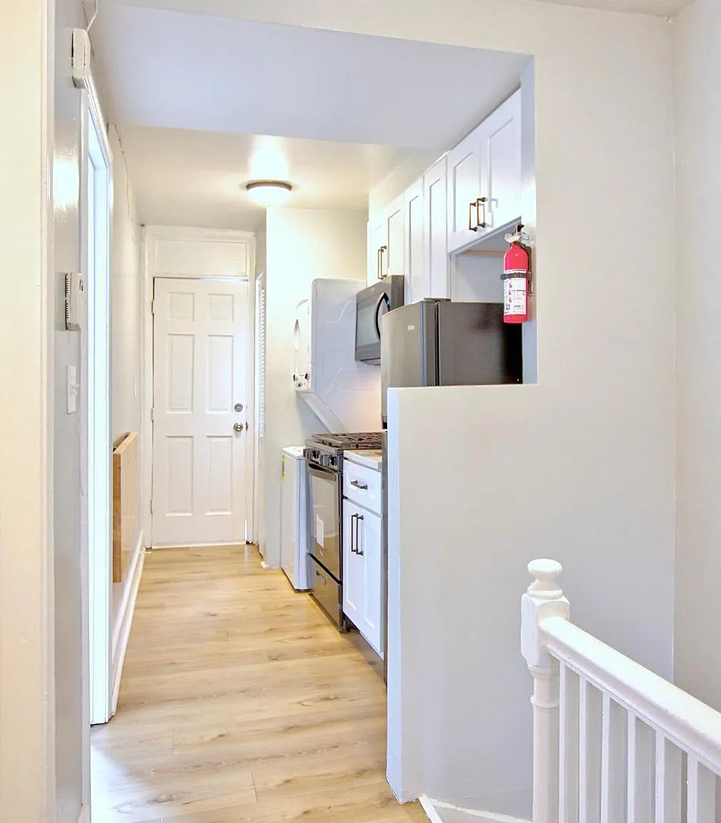 1 bed, 768 sqft, $1,800 — Photo 4