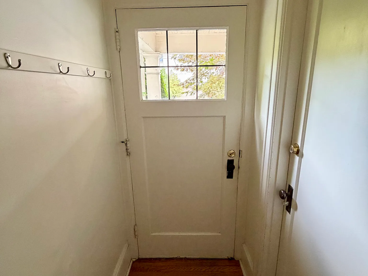 4 bed, 1.5 bath, 808 sqft, $4,200 — Photo 4