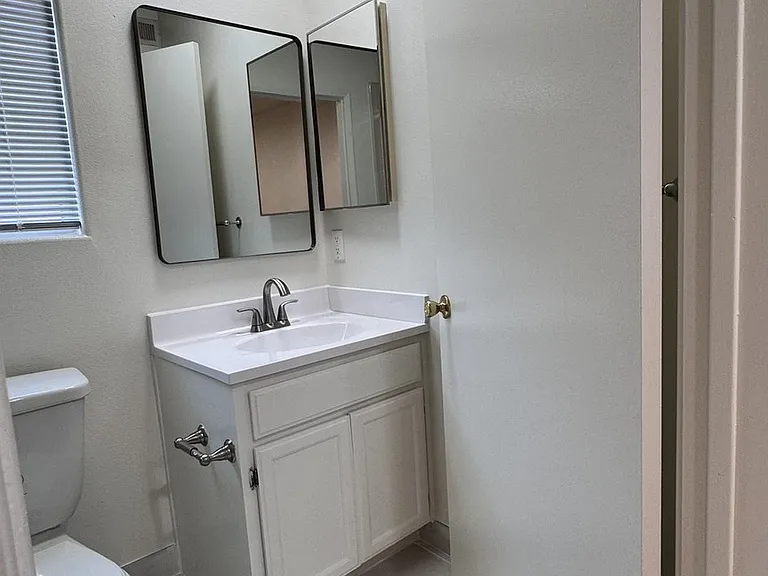 6344 Denny Ave #7 — Photo 14