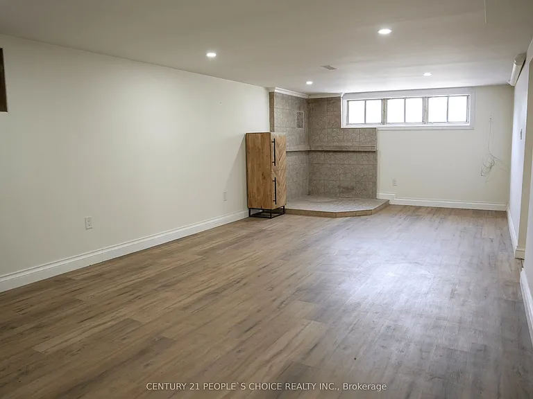 7 N Heights Rd — Photo 18