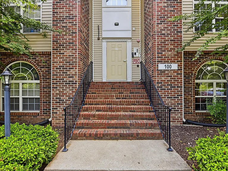 123 Ivy Glen Ct — Photo 2