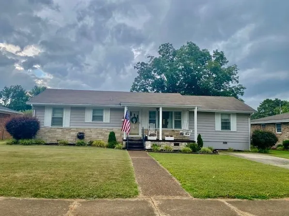704 N Cave St, Tuscumbia, AL 35674